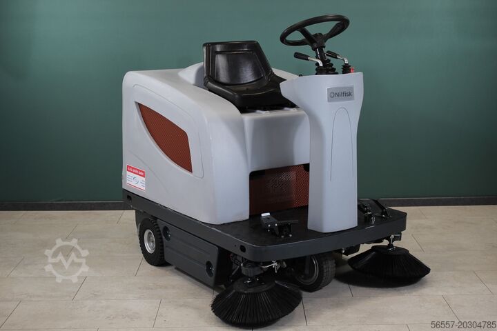 Подметальная машина Nilfisk SR 1101 B