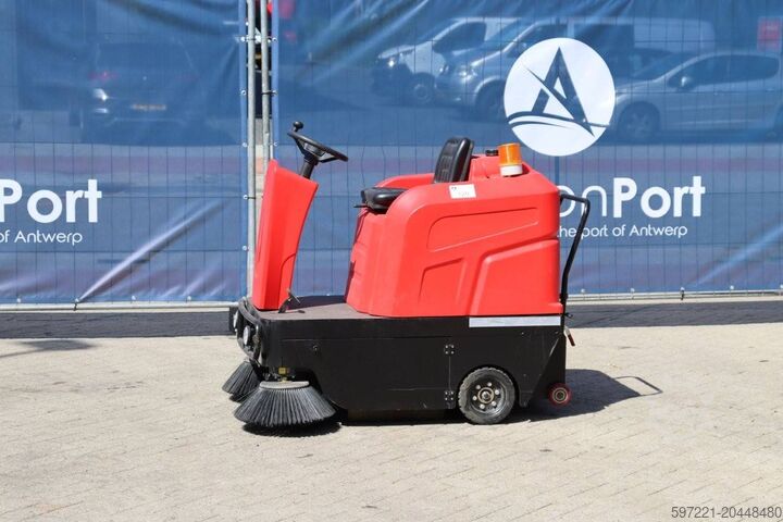 Самоходная подметальная машина [div] Westfield W-1250 (Schorr) Aufsitzkehrmaschine Neugerät