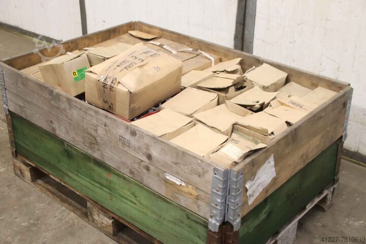 Шестигранные гайки 645 кг Diverse M8 bis M30 schwarz/verzinkt