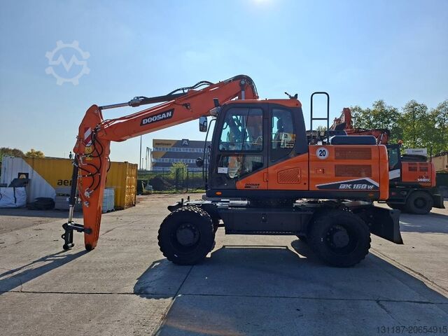 Колесный экскаватор Doosan DX160W-7
