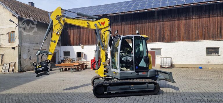 Мини-экскаватор  