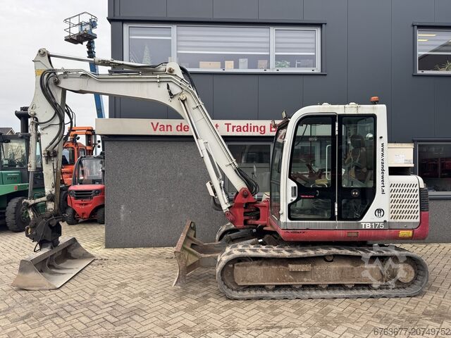 Гусеничный экскаватор Takeuchi TB175 2008 года, дизель, включая 3 ковша TAKEUCHI TB175 Graafmachine Rups 2008 Yanmar  Diesel inclusief 5 bakken + palletvork