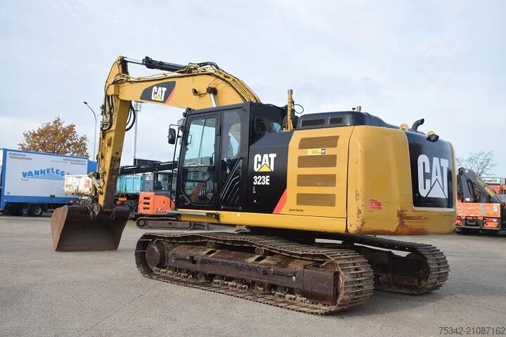 гусеничный экскаватор Caterpillar 323E-stock id2