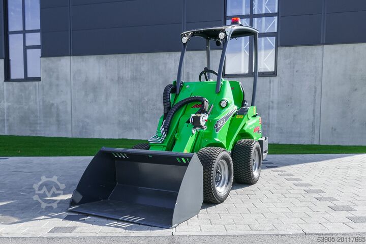 Строительная машина Avant Tecno M 423