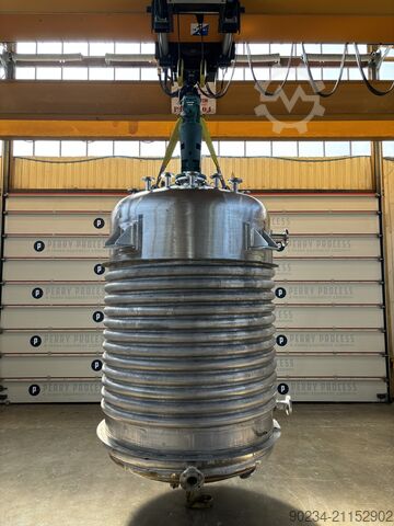5 957 литров, 3 бара/полный вакуум внутри, 6 бар/полный вакуум в кожухе, вертикальный реактор из нер  5,957 Litre