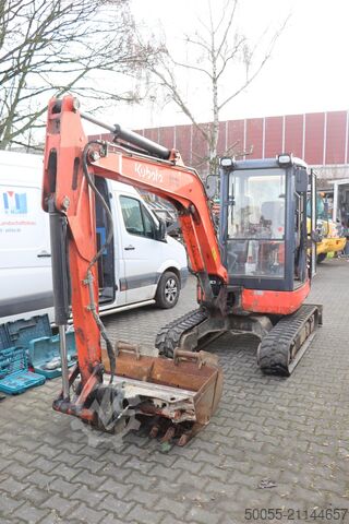 мини-экскаватор Kubota KX101-3