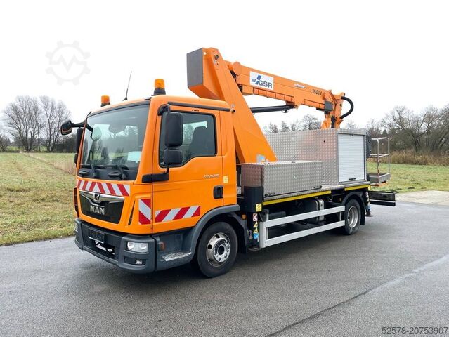 Платформа, установленная на грузовике GSR E 180TJ