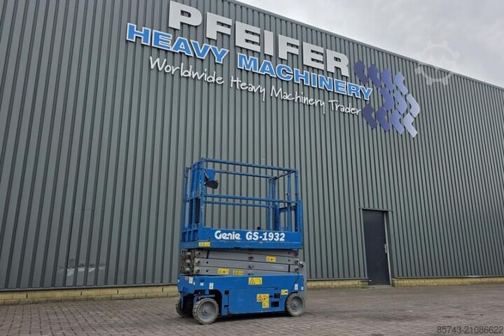 Ножничный подъемник Genie GS1932 Electric, Working Height 7.8 m, 227kg Capac