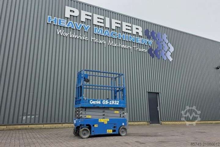 Ножничный подъемник Genie GS1932 Electric, Working Height 7.8 m, 227kg Capac