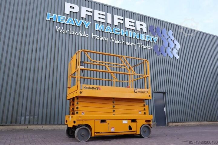 Ножничный подъемник Haulotte Compact 12 Electric, 12m Working Height, 300kg Cap
