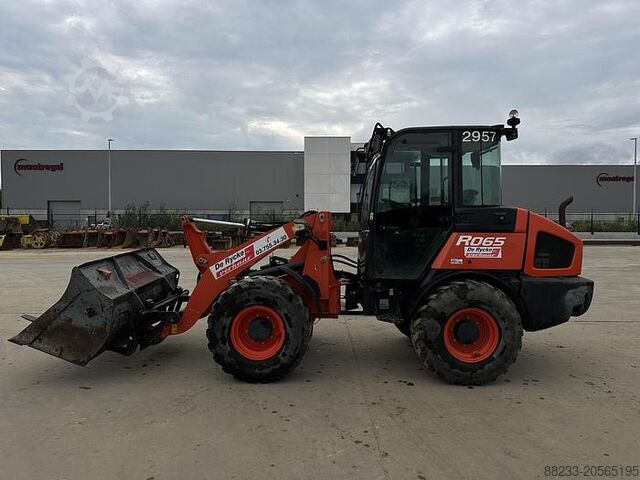 Погрузчик Kubota R065W