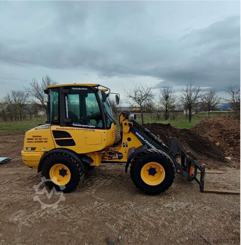 Колесный погрузчик Volvo L 20F