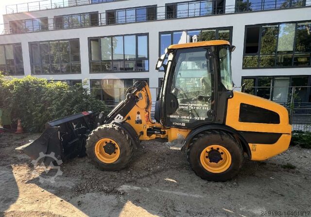 Колесный погрузчик JCB 406 Diesel 4,9t
