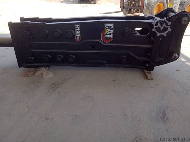 Дробильный молоток Caterpillar H180GC Hammer (2 pcs available in Abu Dhabi)