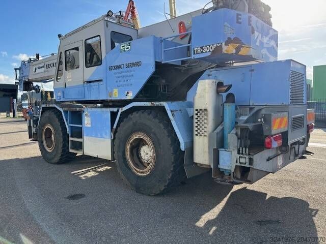 Вездеходный кран Tadano TR 300 EX