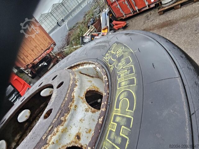 2015 MICHELIN 280/75 R 22,5 ШИНА ДЛЯ ТЕРМИНАЛЬНОГО ТЯГАЧА, ПОВЫШЕННОЙ ПРОЧНОСТИ. MICHELIN 280/75 R 22.5 TERMNAL TRACTOR TIRE EXTRA HEAVY ...