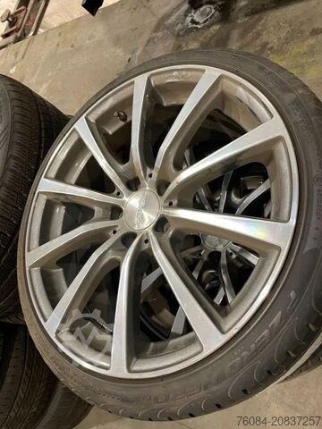 Колеса с комплектом шин Pirelli *Brock velgen met Pirelli banden *235/35 ZR19