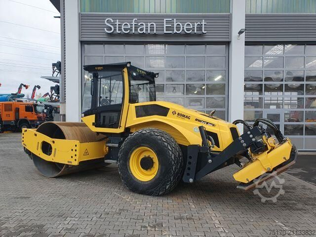 Одинарный ролик Bomag BW 213 DH / nur 1.087h / Plattenanbauverdicht