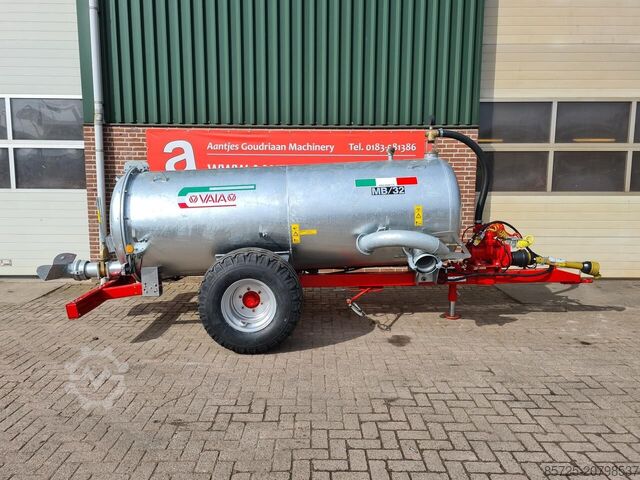 Разбрасыватель навоза Vaia waterwagen MB32