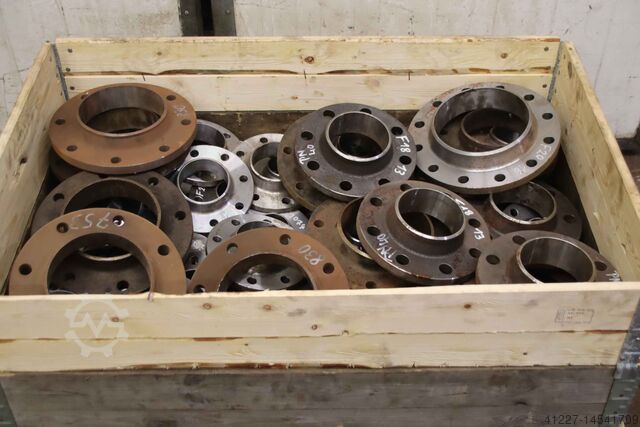 Фланцы с приварной горловиной 183 шт. 533 кг unbekannt DIN2633 / EN1092 26 verschiedene Typen