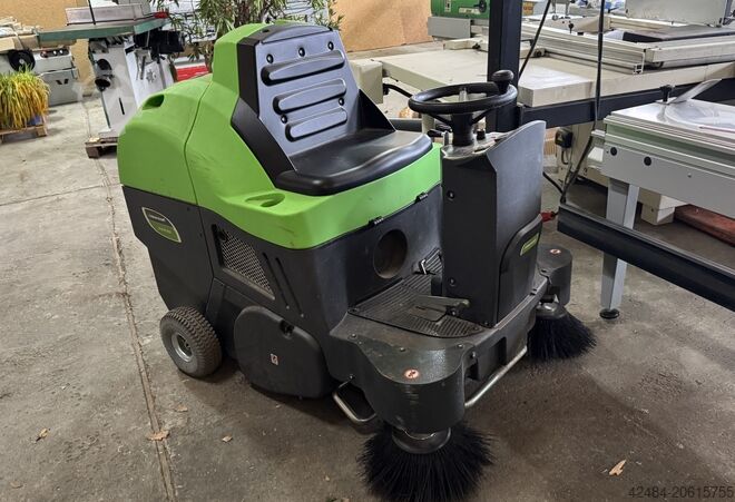 Подметальная машина с сиденьем Cleancraft AUKM 800