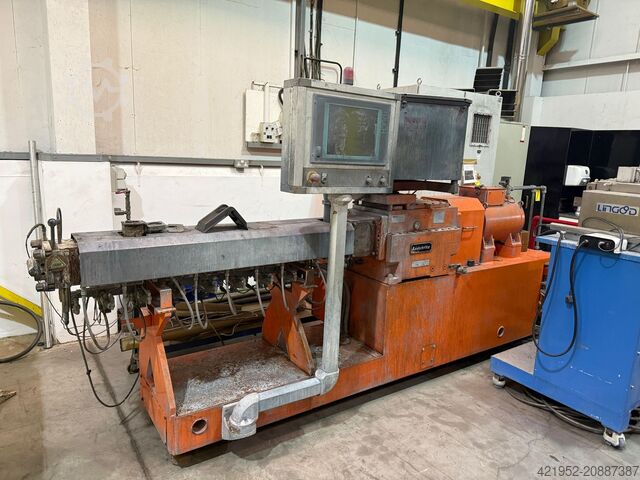 Двушнековый экструдер Leistritz ZSE40 Leistritz Extrusionstechnik GmbH ZSE40HP-36D