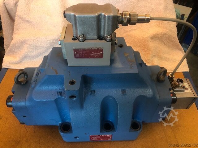 Клапан Moog D665-404A для Battenfeld Moog D665-404A