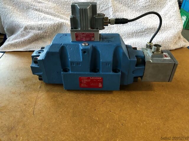 Клапан Moog для Battenfeld D663Z1720E Moog D663Z1720E