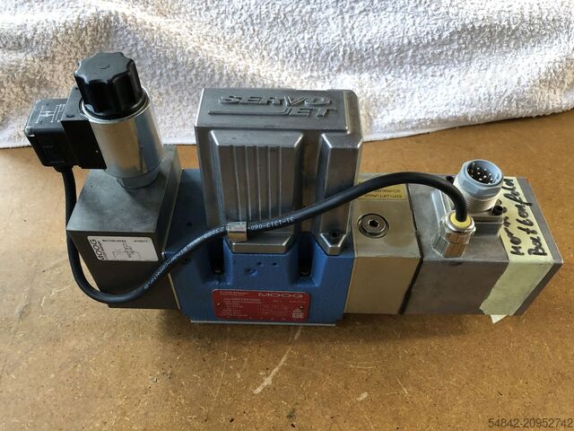 Клапан Moog для Battenfeld D691Z4702G Moog D691Z4702G