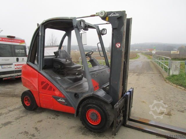 Дизельный вилочный погрузчик Linde H30D-02 Triplex-Freihub 4,7m Hubhöhe + Seitenschie