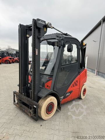 Вилочный погрузчик на сжиженном газе Linde H25T-02