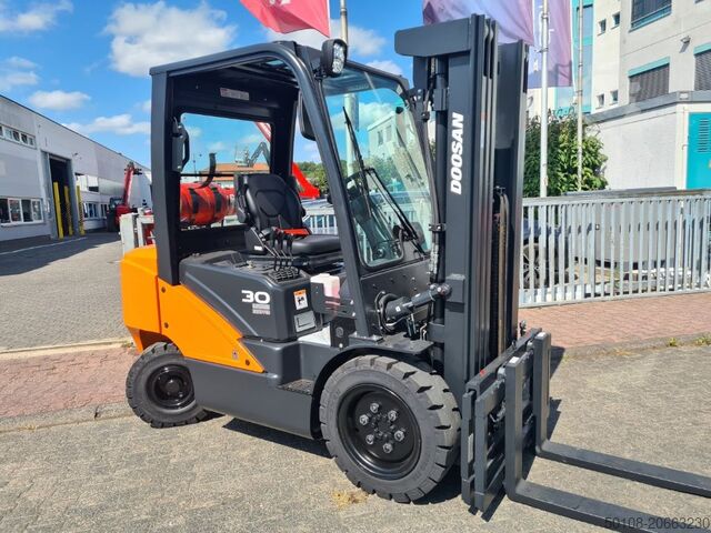 Вилочный погрузчик на сжиженном газе Doosan G30P-7