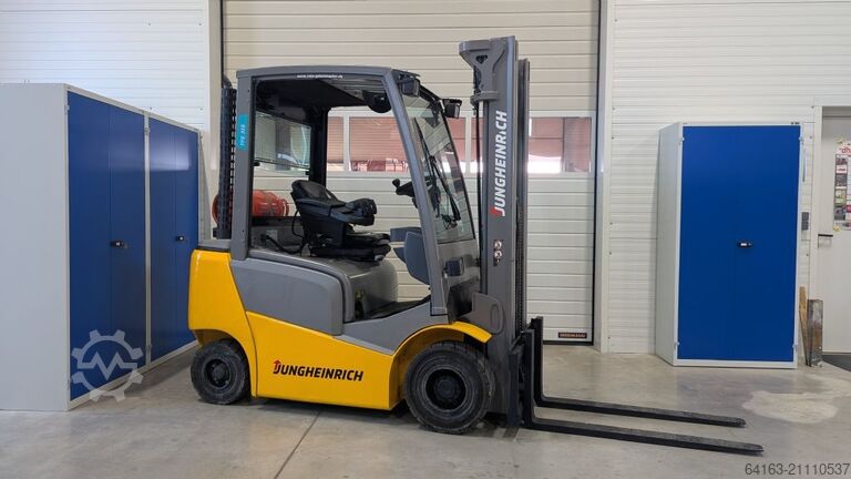 Вилочный погрузчик на сжиженном газе Jungheinrich TFG 316 GE115-500DZ