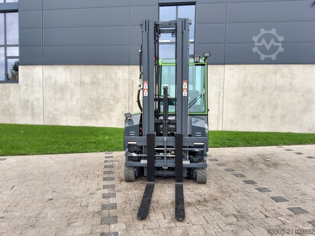 4-сторонний штабелер Combilift CBE 3000