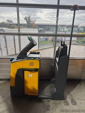 Буксировочные тягачи Jungheinrich EZS130