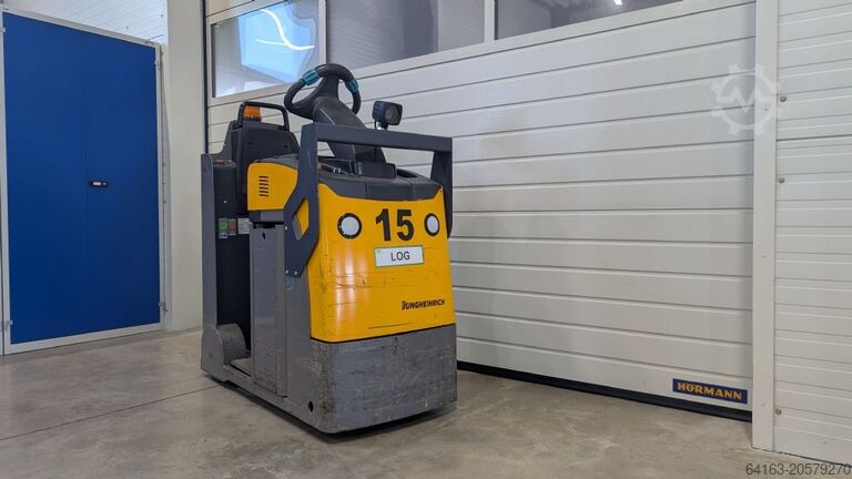 Трактор Jungheinrich EZS 130