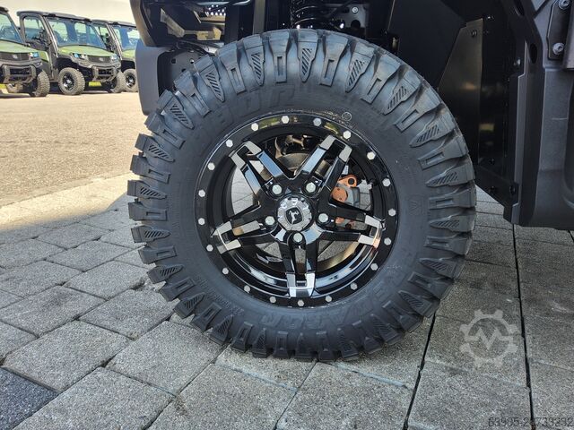 Трактор John Deere Gator XUV875M