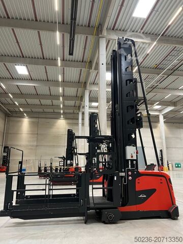 Ричтрак Linde Kommissionierer mit großer Plattform vor