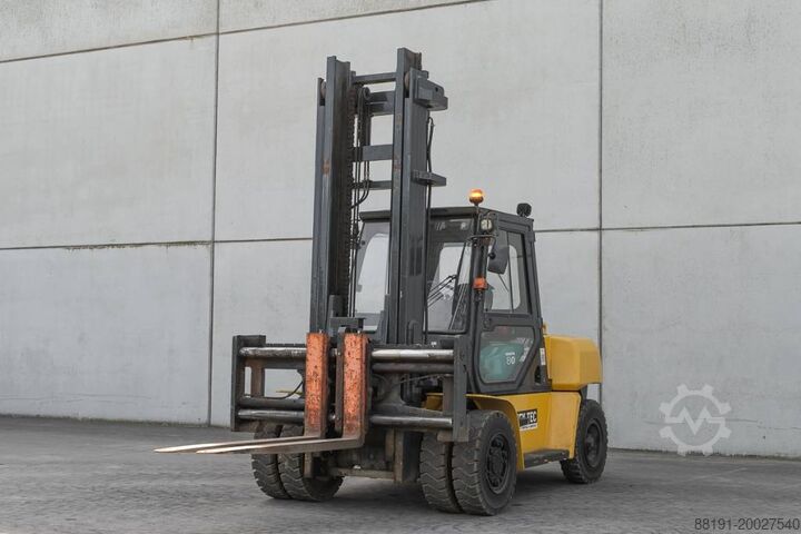 Вилочный погрузчик Komatsu FD 80-10