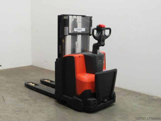 вилочный погрузчик BT SWE 200 D