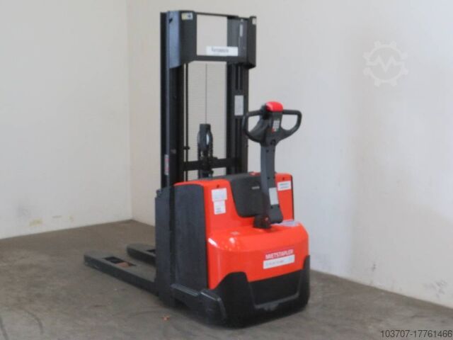 вилочный погрузчик BT SWE140