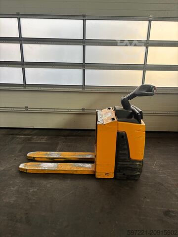 Электрические палетные тележки Jungheinrich ERE 120/C20