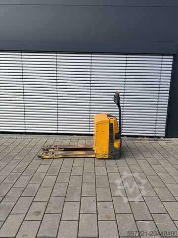 Электрические палетные тележки Jungheinrich EJE 118