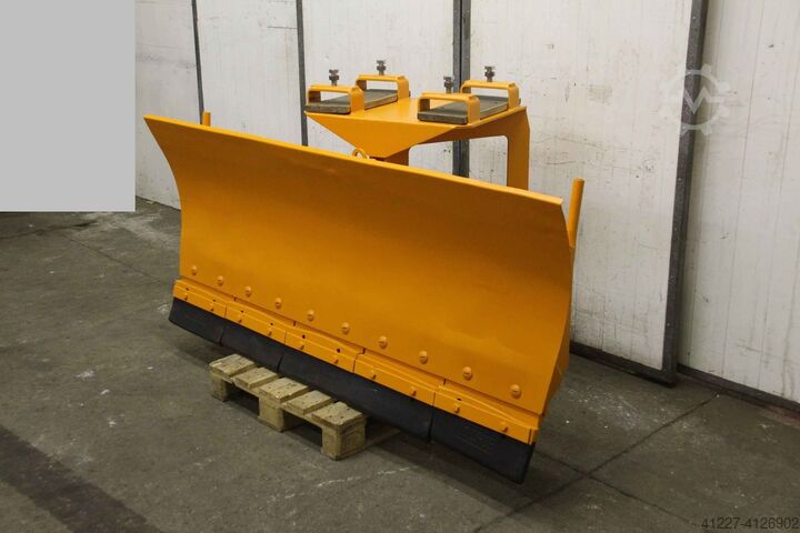 Снегоотвал с креплением для вил Schmidt FOH