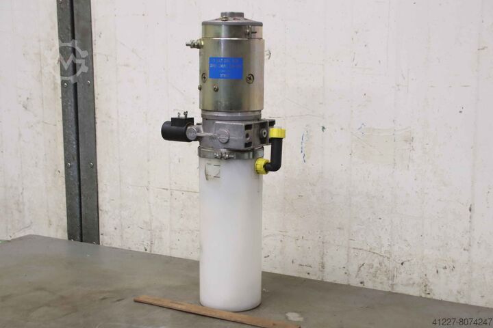 Гидравлический насос для электропогрузчика 24 В 2 кВт Bosch Jungheinrich 0    / 1     ECC 100