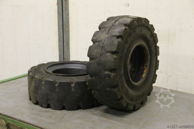 Шины из цельной резины 2 шт. Vorwerk Rota 18x7-8