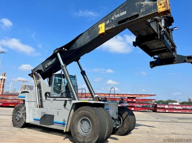 Ричстакер с полным контейнером Kalmar DRG450-60S5