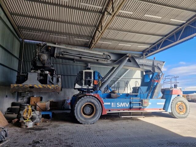 Ричстакер с полным контейнером SMV Konecranes SMV SC4537CAX5