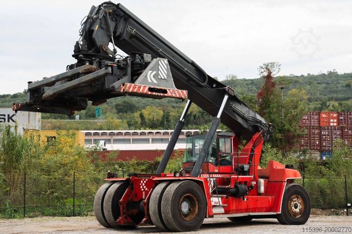 Ричстакер с полным контейнером Kalmar DRF450-70C5XS
