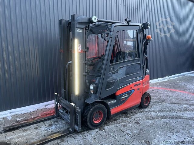 Электрический 4-х колесный вилочный погрузчик Linde E25-01